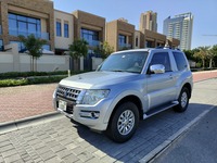 Used 2015 Mitsubishi Pajero for sale in Dubai