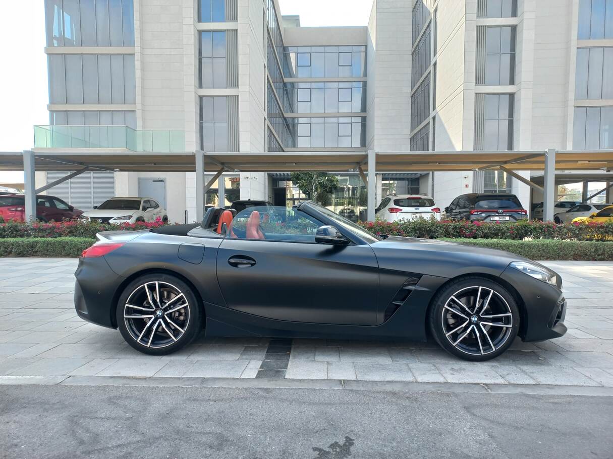 Car image 4