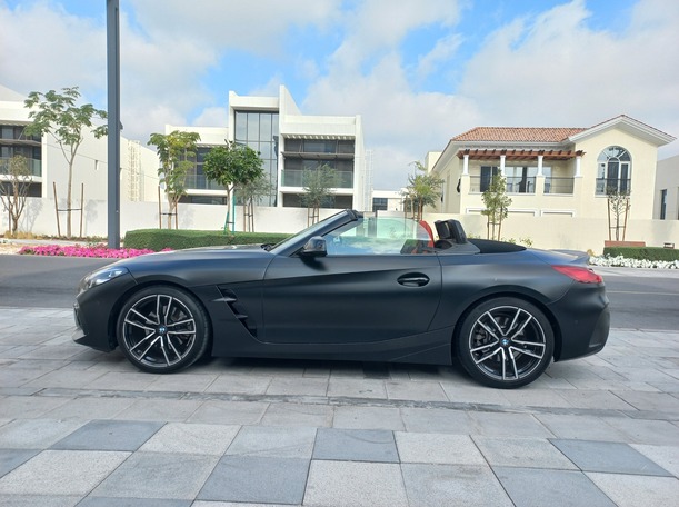 Car image 8