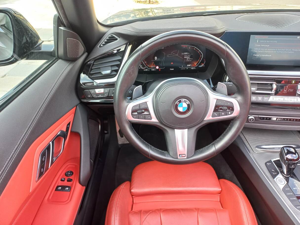 Car image 16