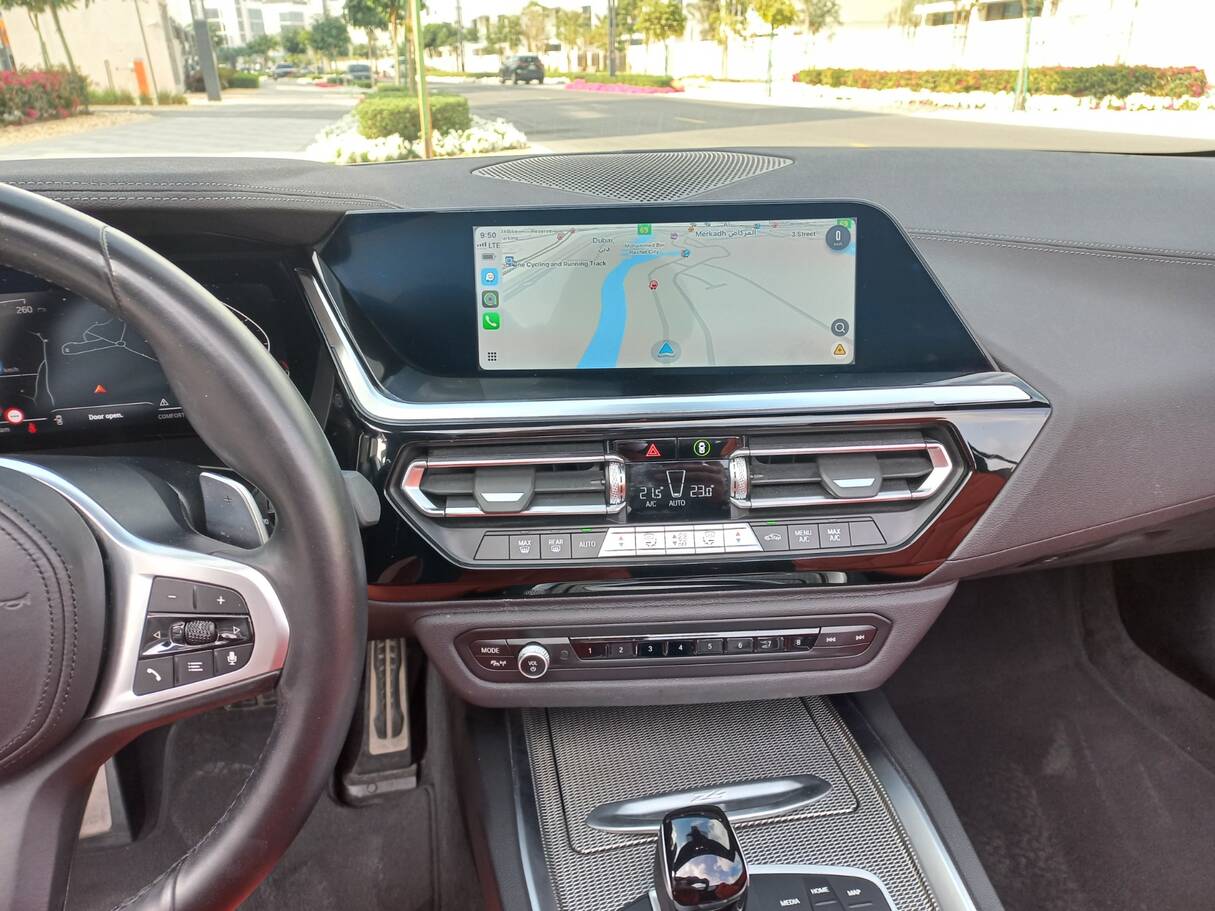 Car image 14