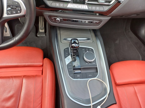 Car image 15