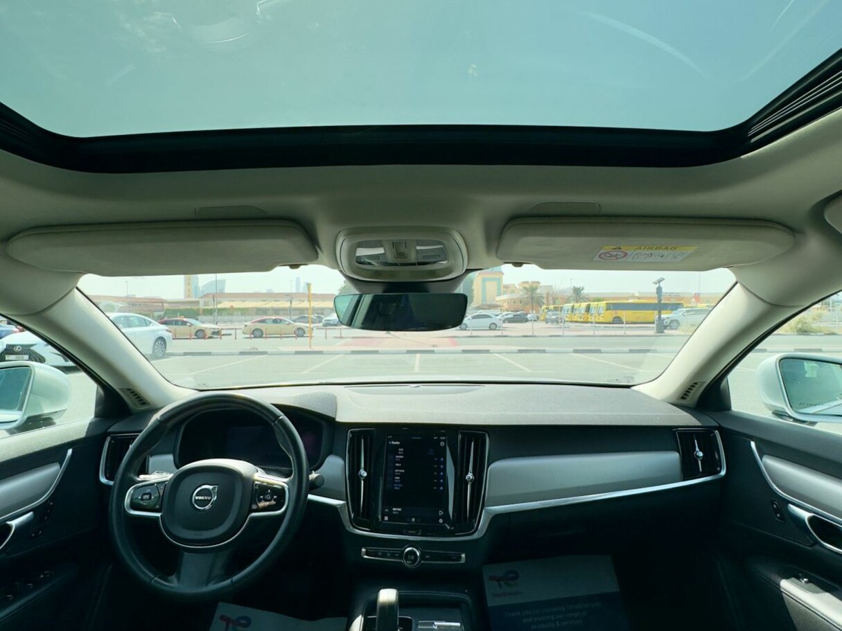 Car image 26