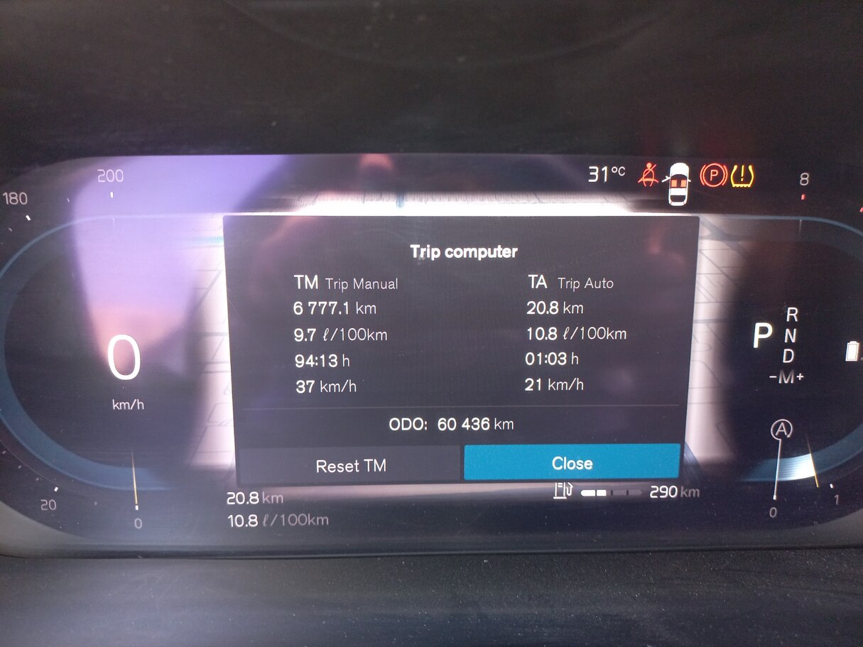 Car image 24