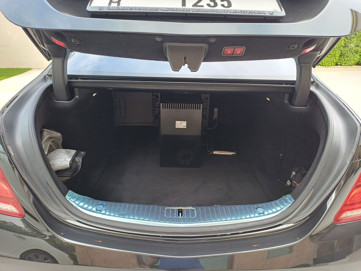 Car image 18