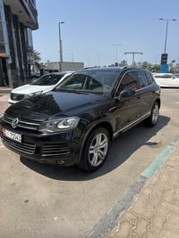 Used 2013 Volkswagen Touareg for sale in Abu Dhabi