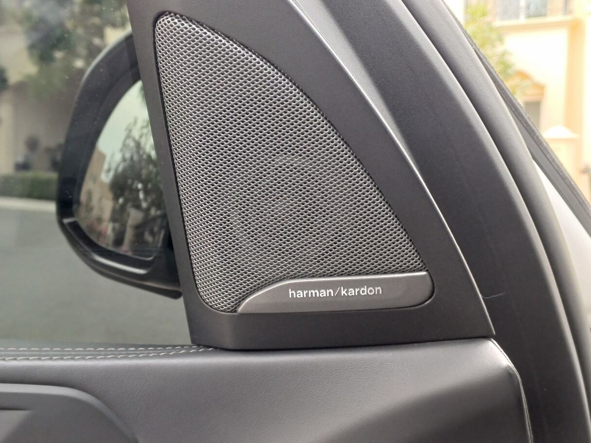 Car image 25