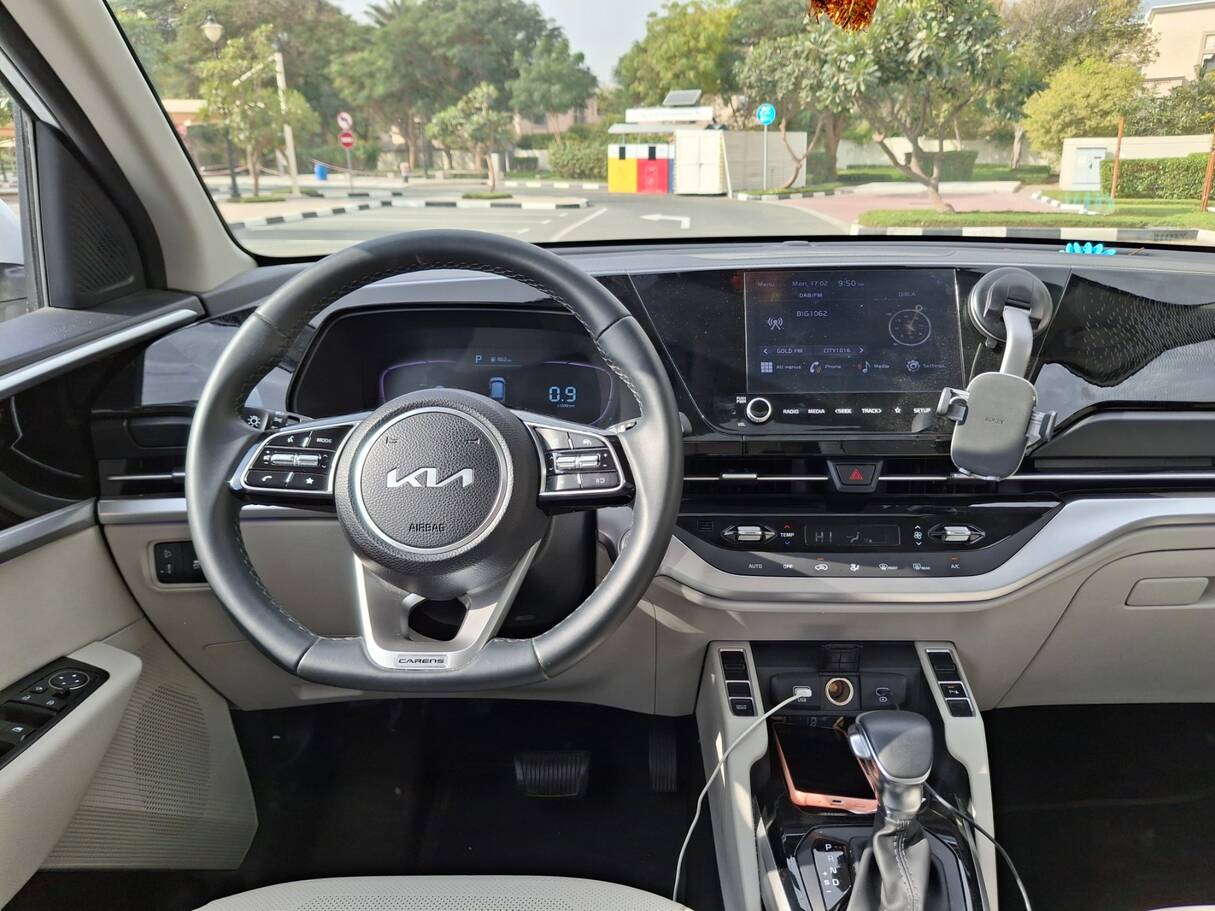 Car image 16