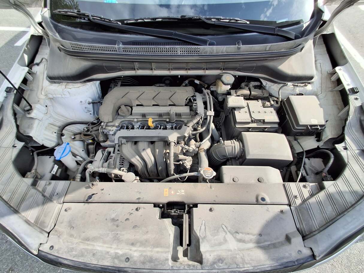 Car image 26