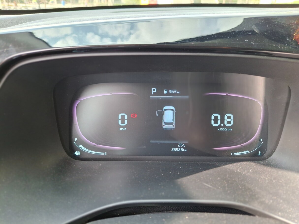 Car image 18