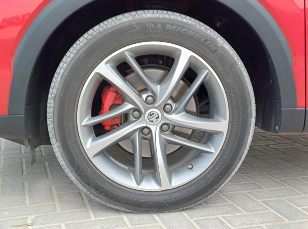 Car image 9