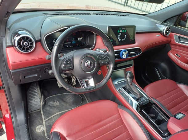 Car image 11