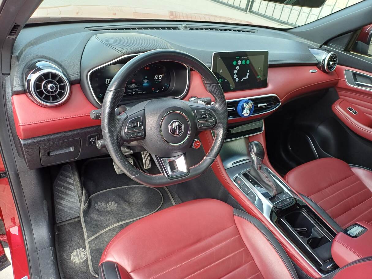 Car image 11