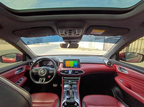 Car image 14