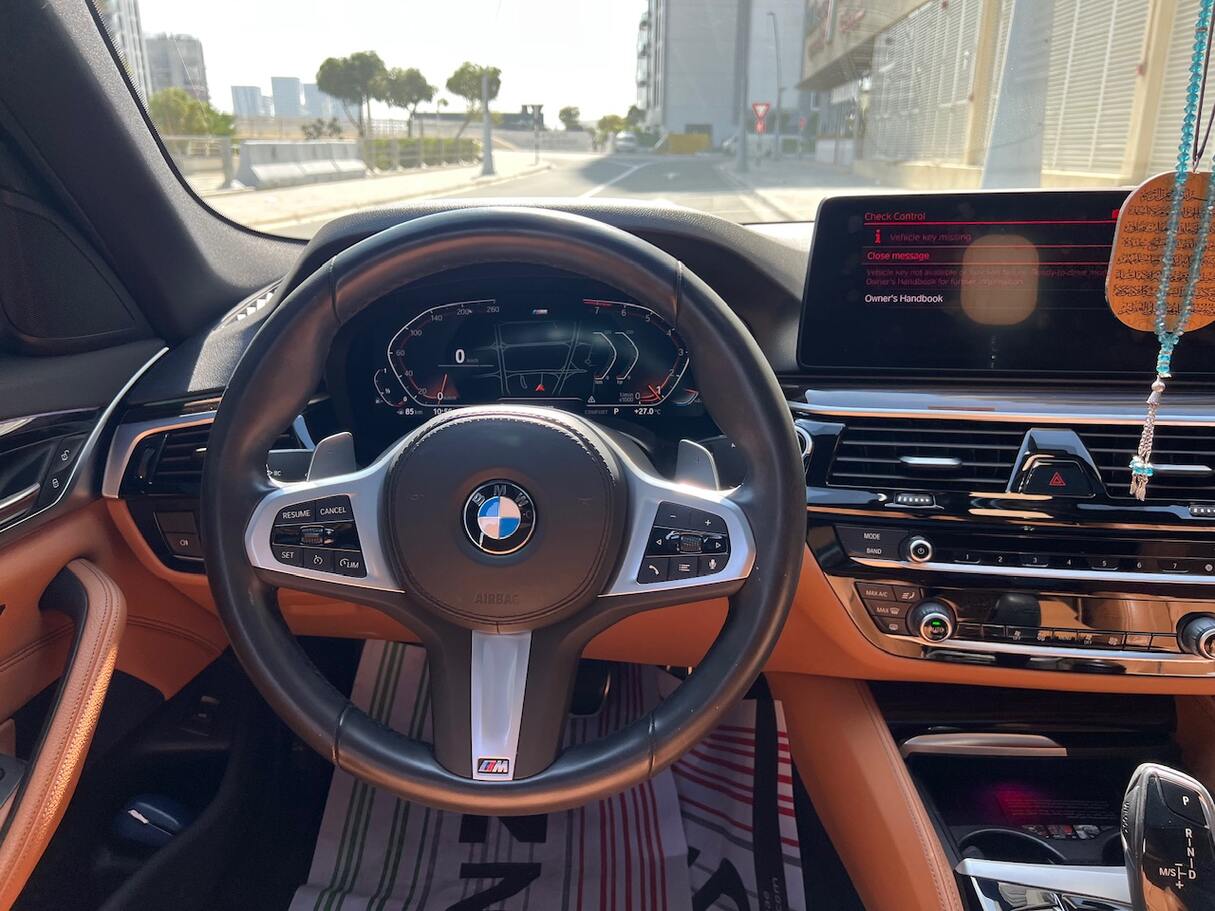 Car image 17