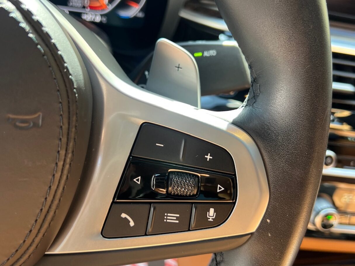 Car image 26
