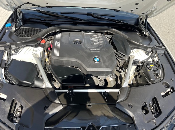 Car image 30