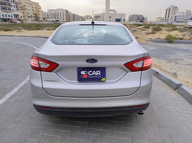 Car image 6