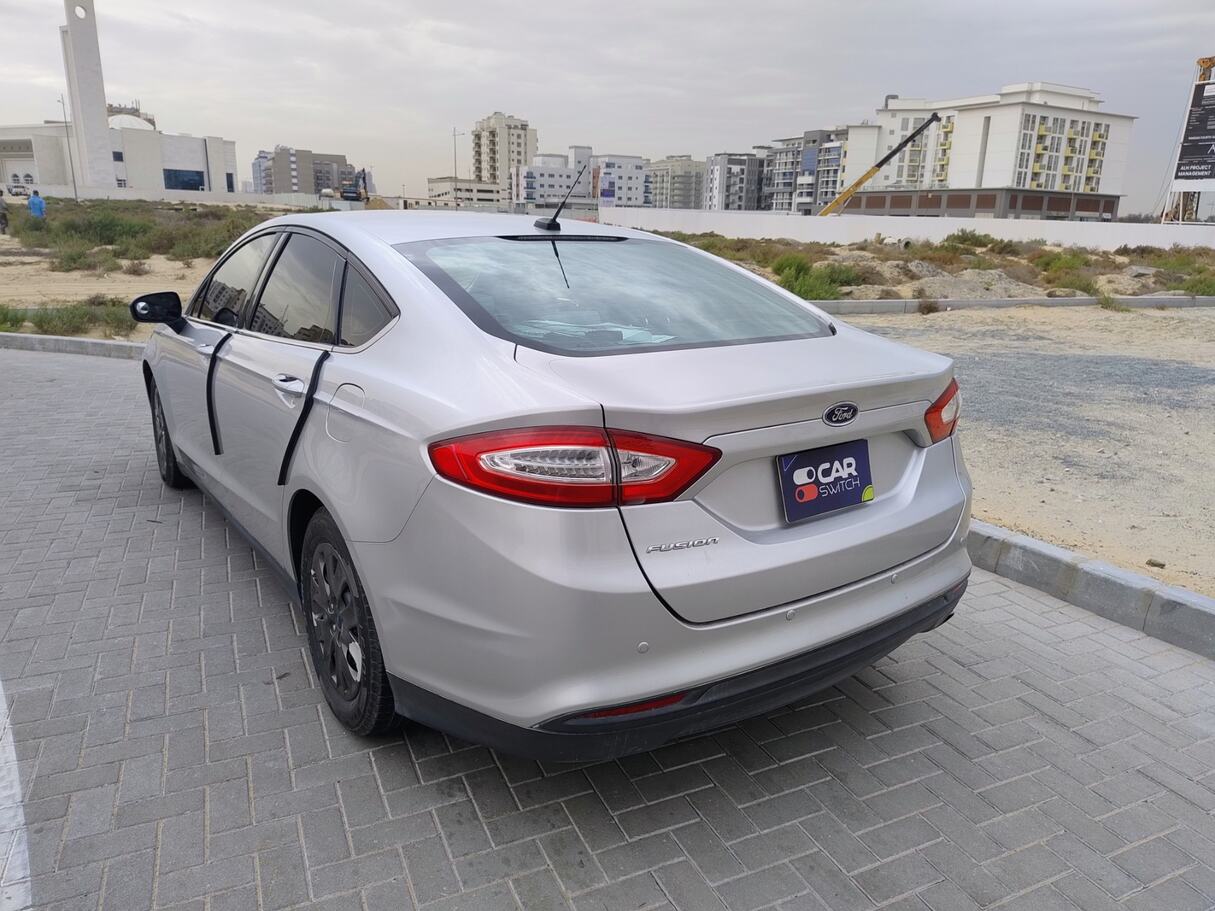 Car image 7
