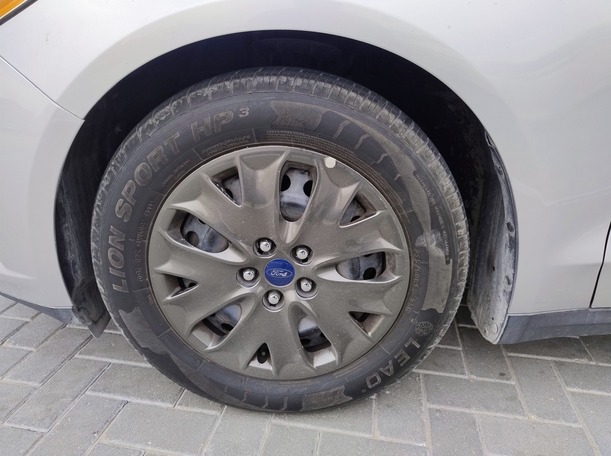 Car image 9