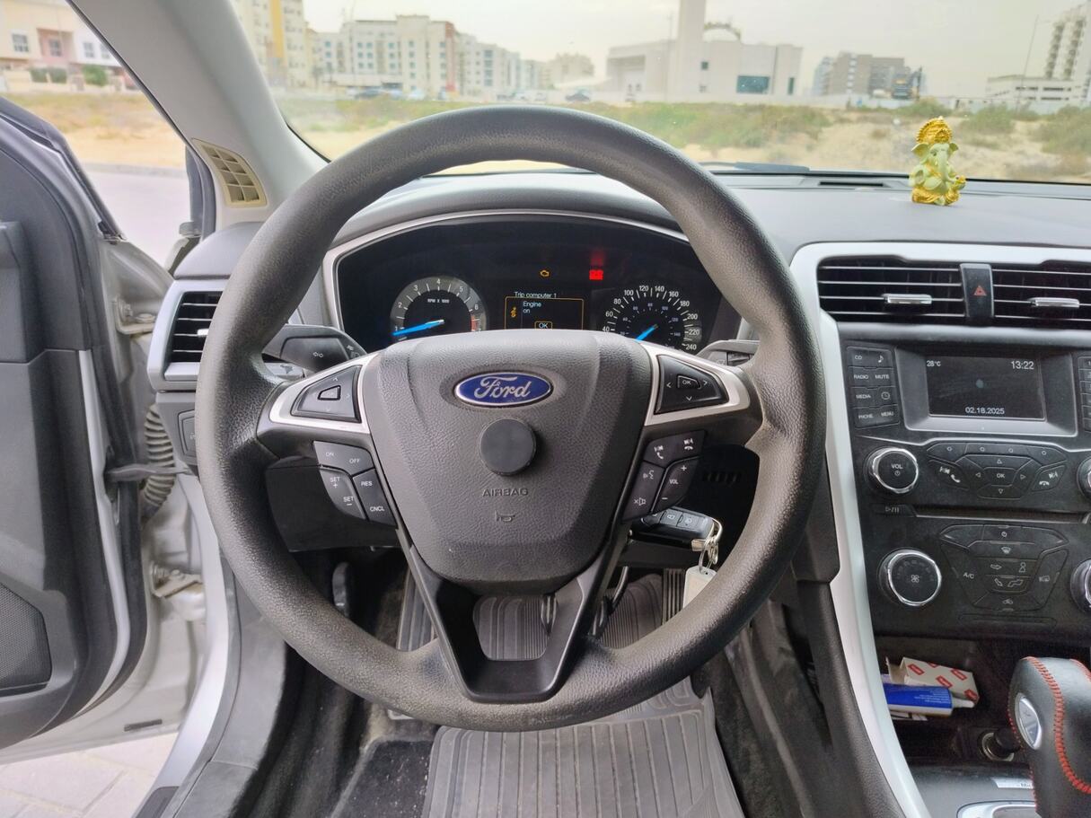 Car image 17