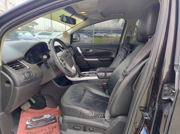 Car image 12