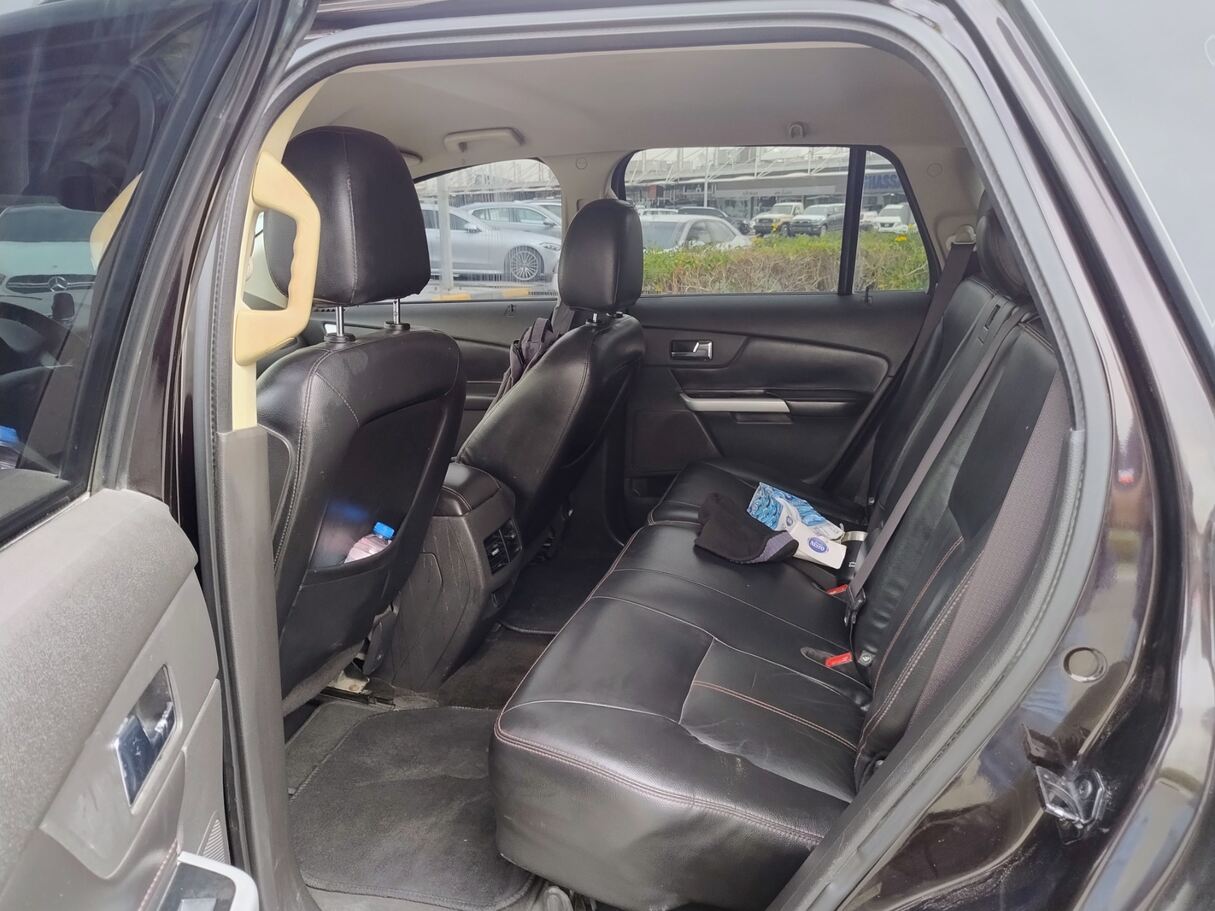 Car image 13