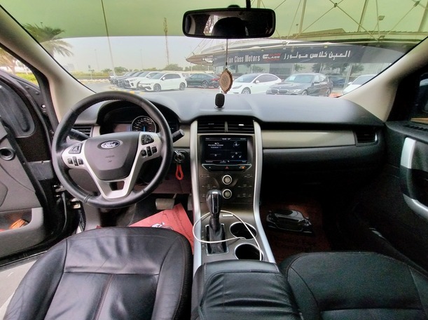 Car image 14