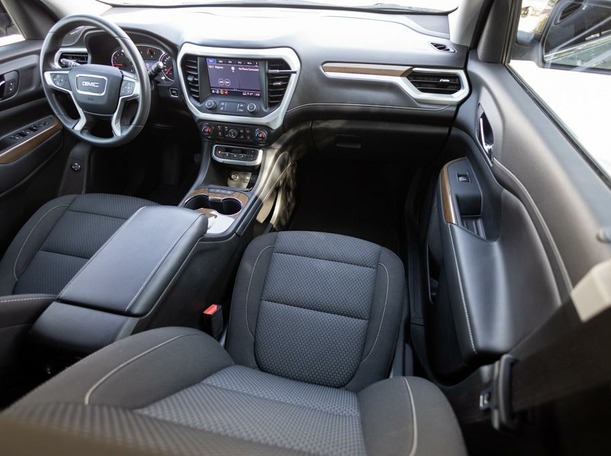Car image 17