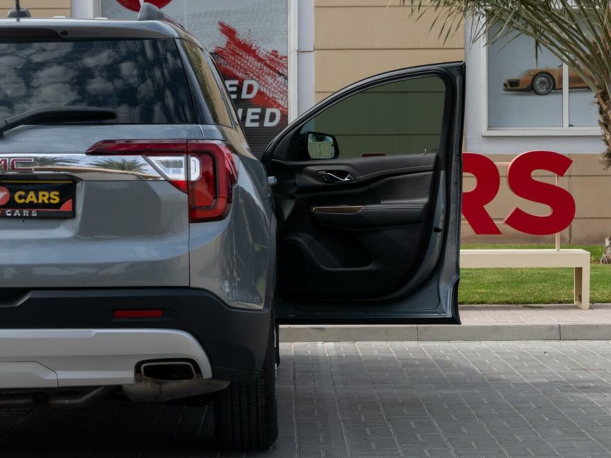 Car image 6