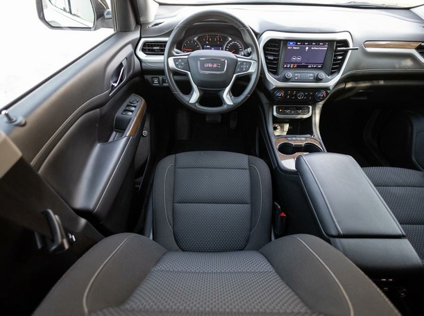 Car image 14