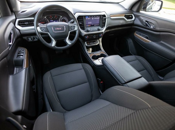 Car image 12