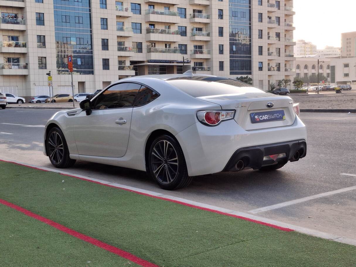Car image 7