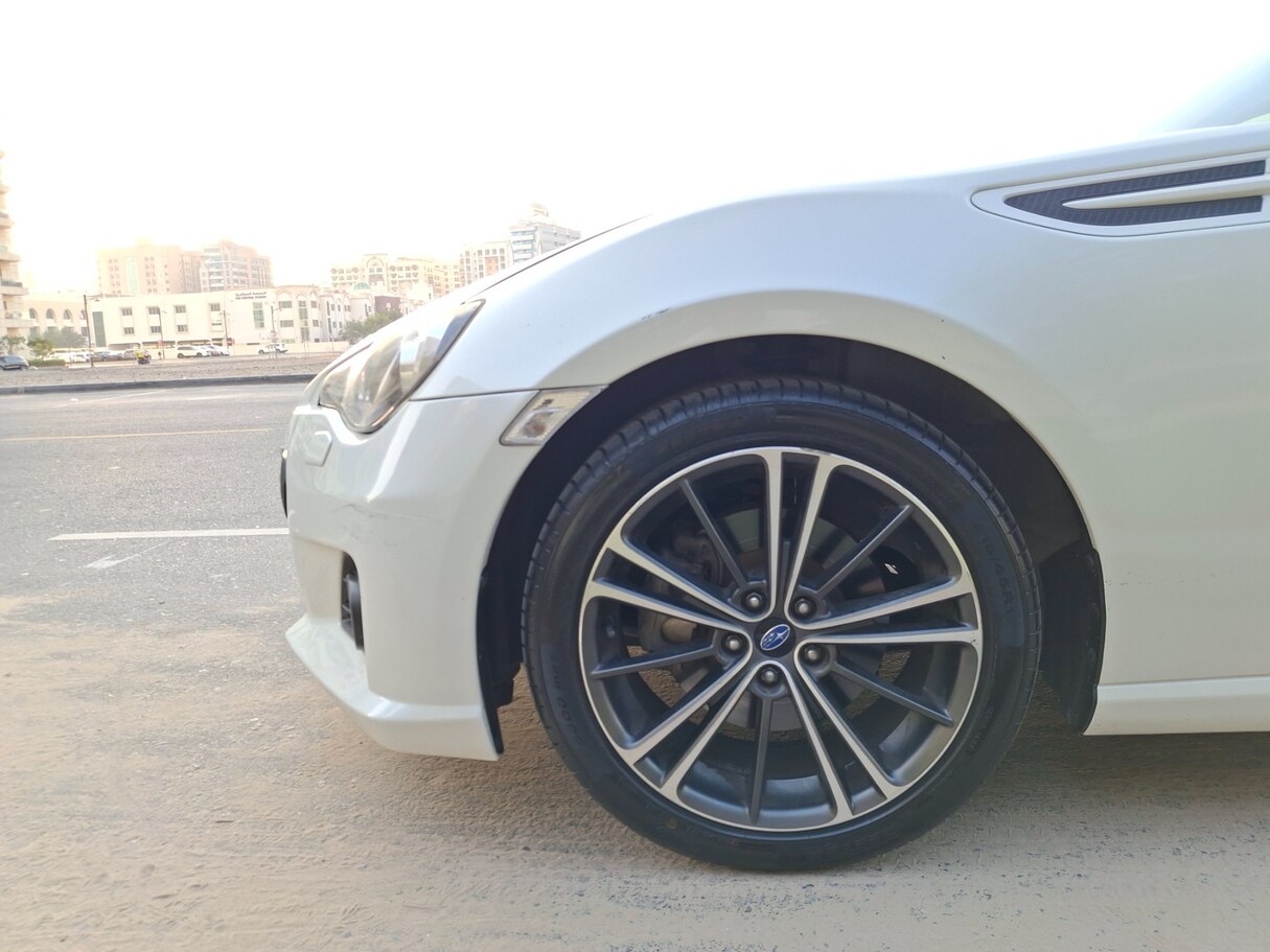 Car image 9