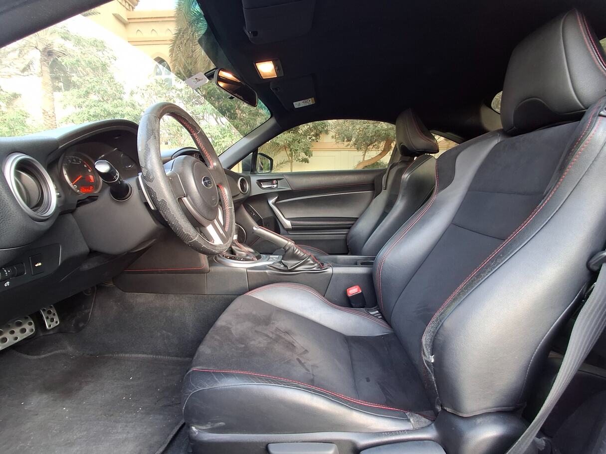 Car image 12