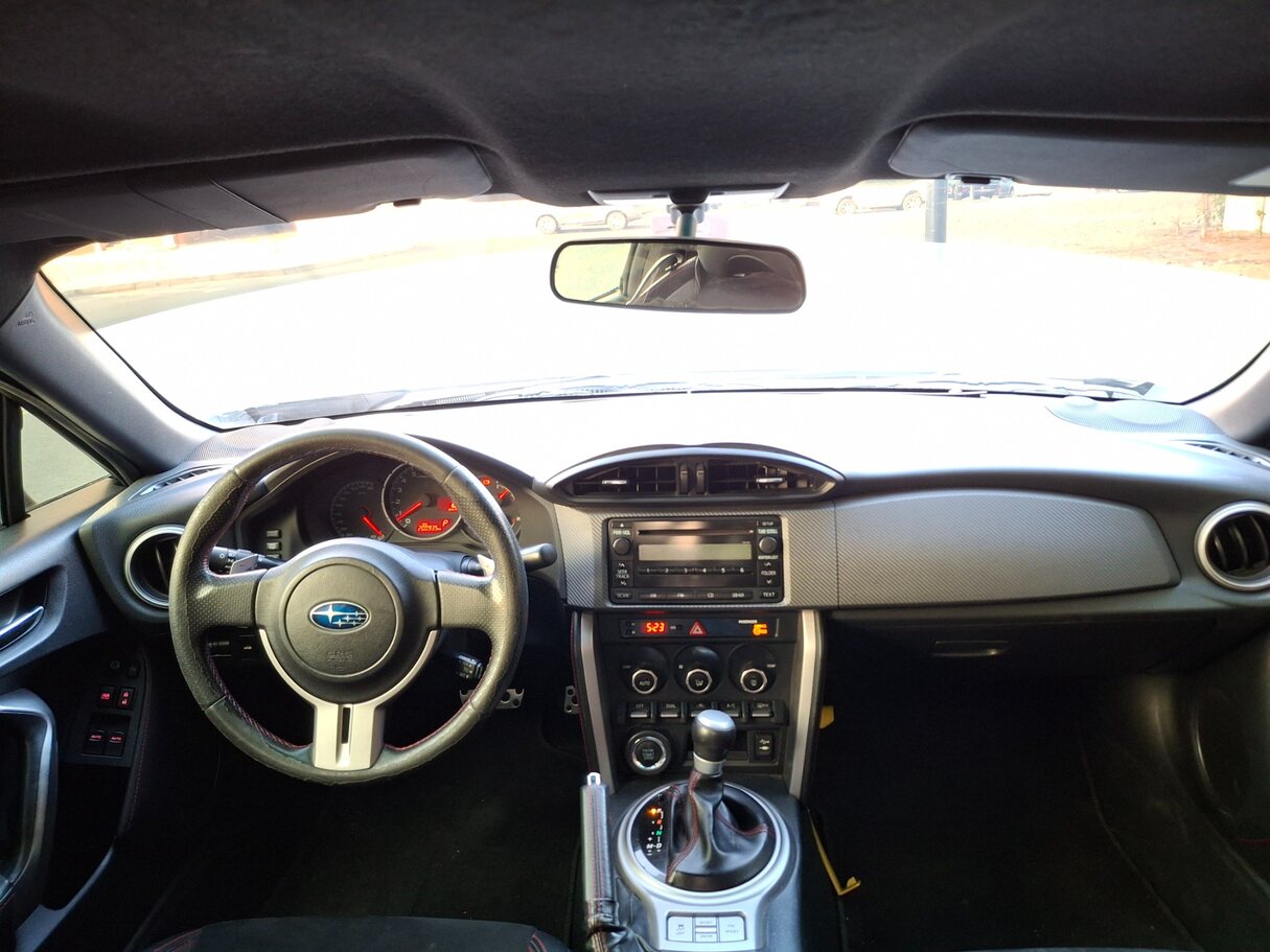 Car image 14
