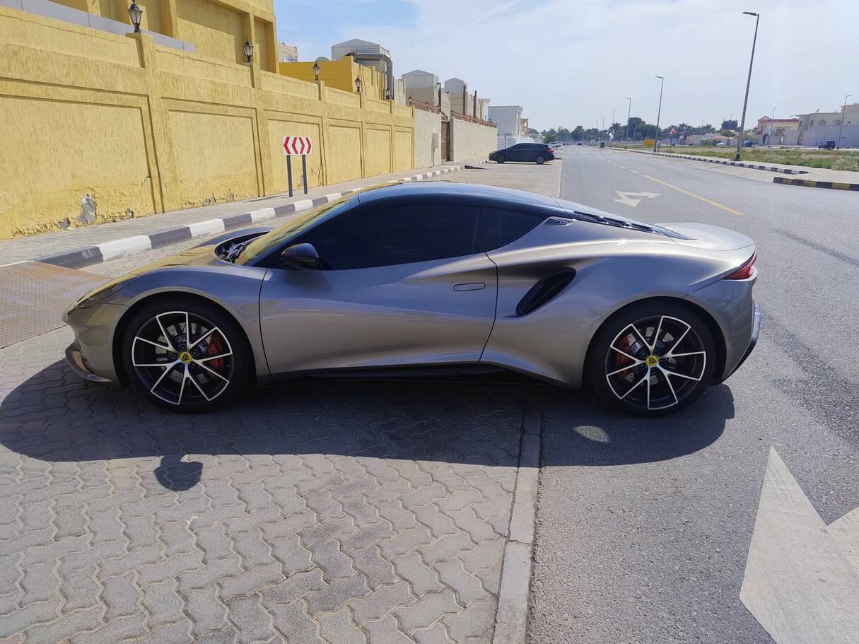 Car image 8