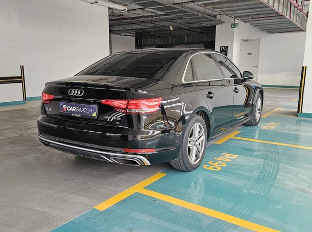 Car image 5