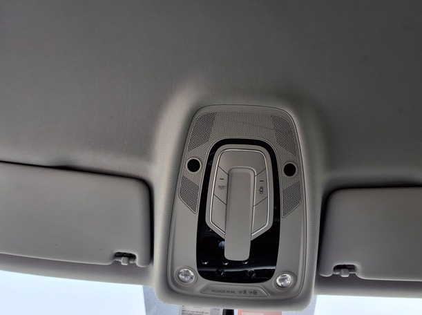Car image 25