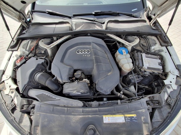 Car image 26