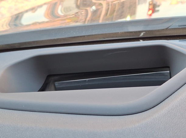 Car image 27