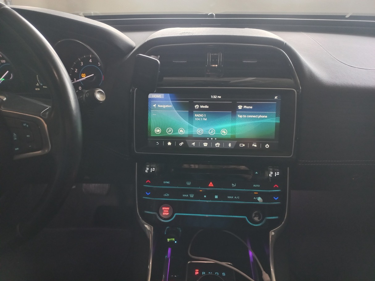 Car image 16