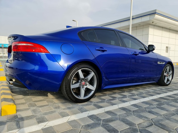 Car image 25
