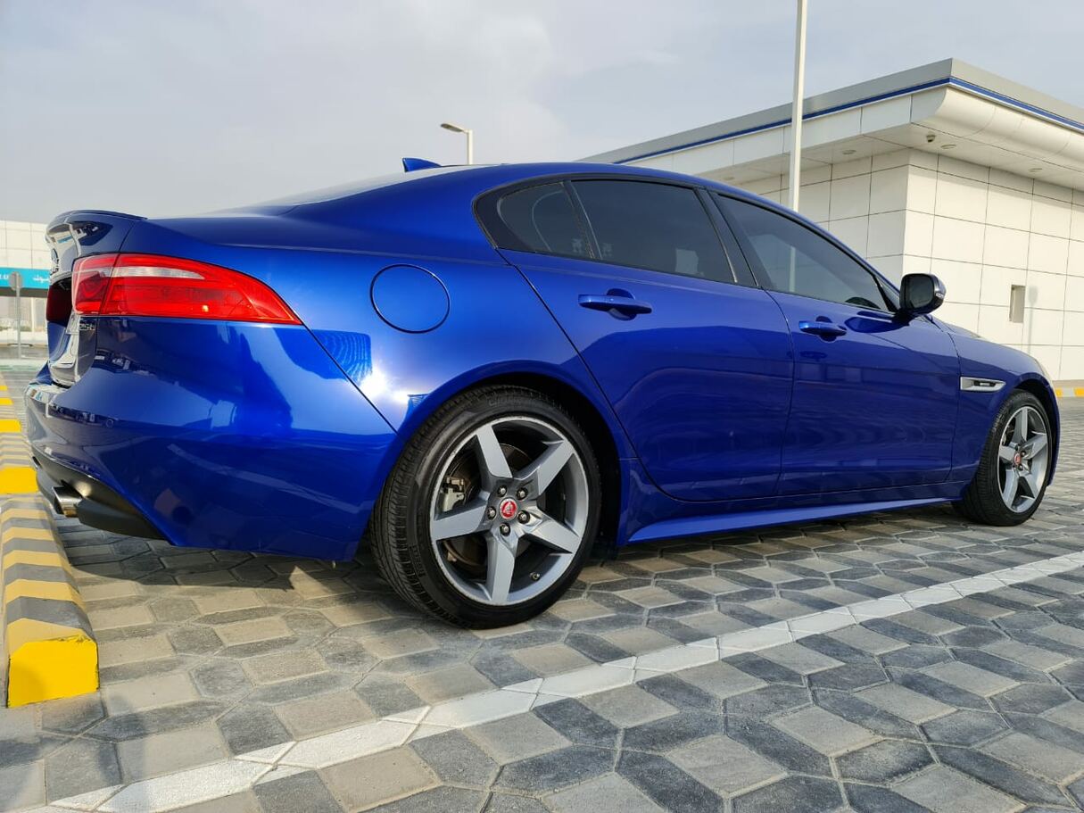 Car image 25