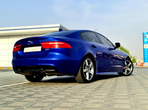 Car image 26