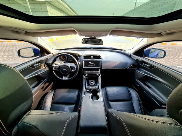 Car image 32