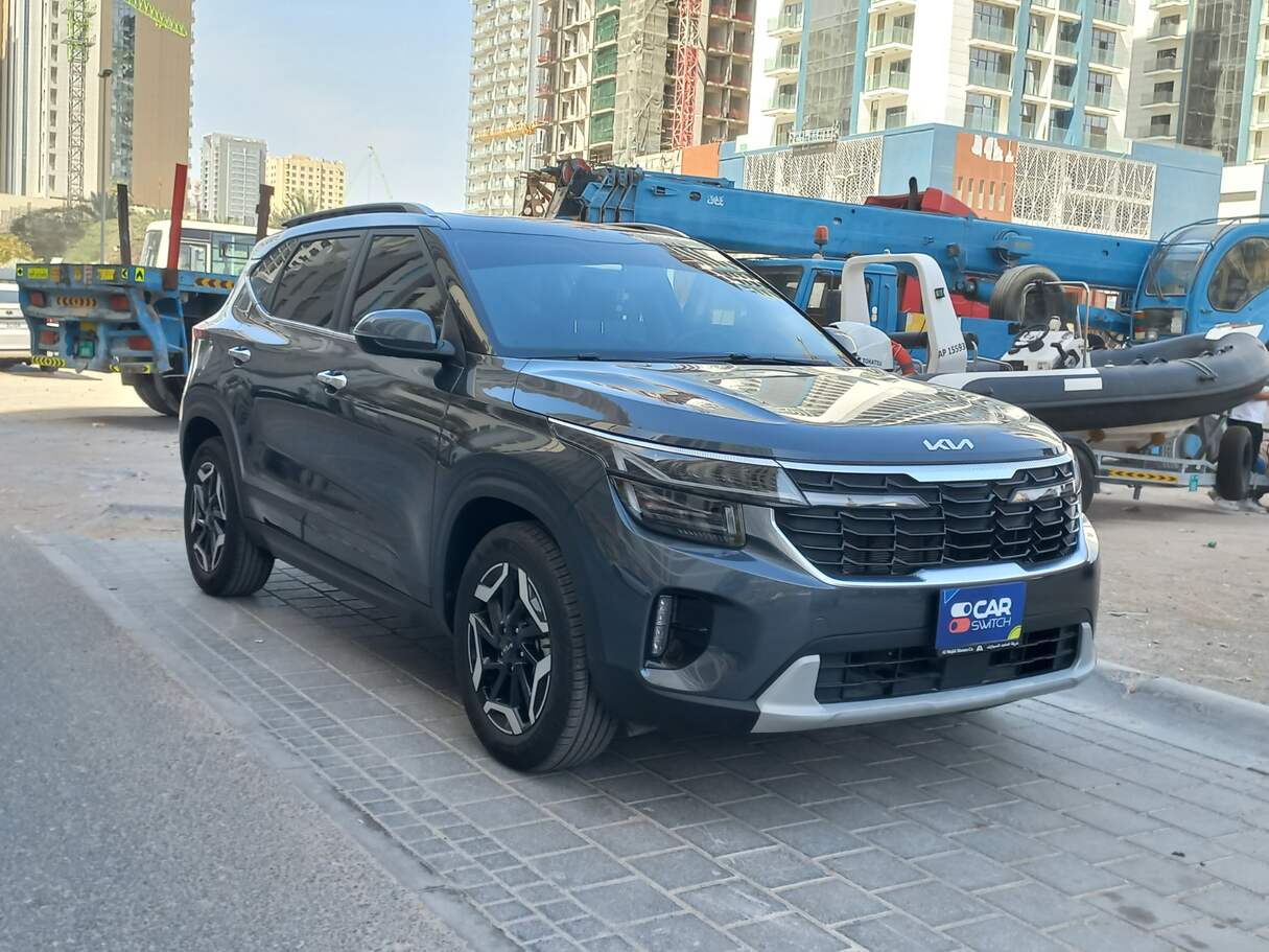 Car image 3