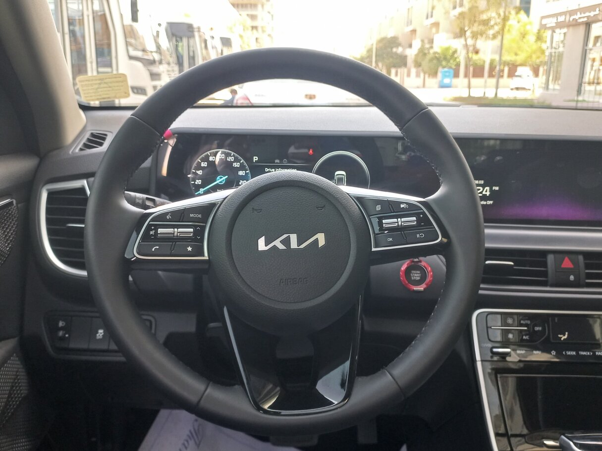 Car image 16