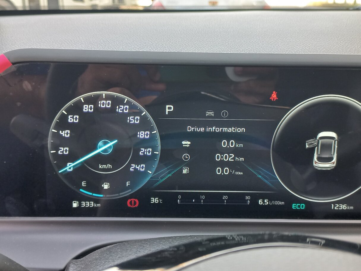 Car image 17