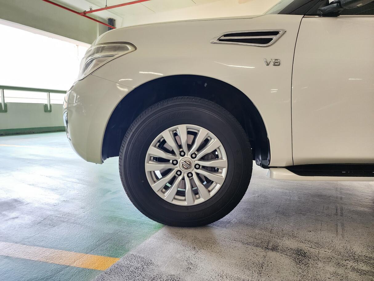 Car image 9